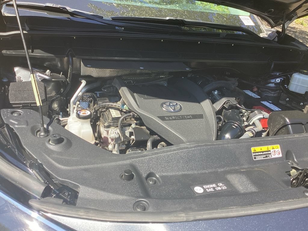 Used 2023 Toyota Highlander XLE AWD/4WD image 22