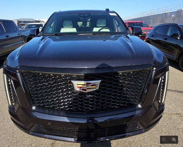 Used 2025 Cadillac Escalade Sport Platinum image 2