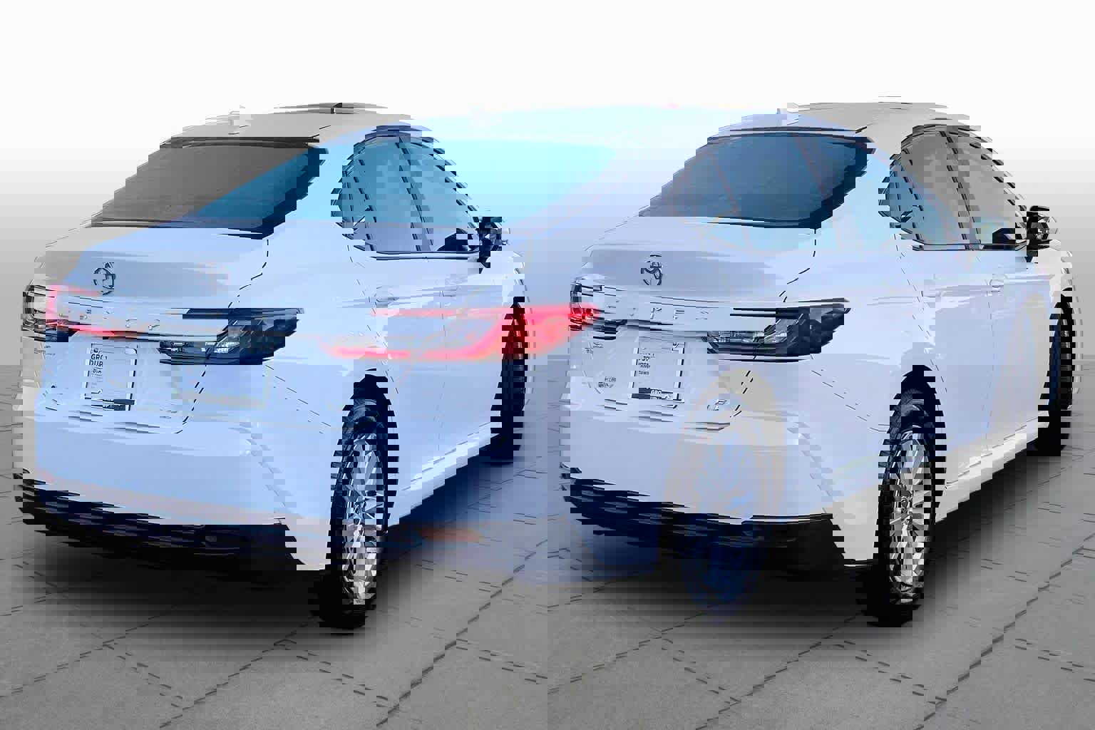 Used 2025 Toyota Camry LE image 13