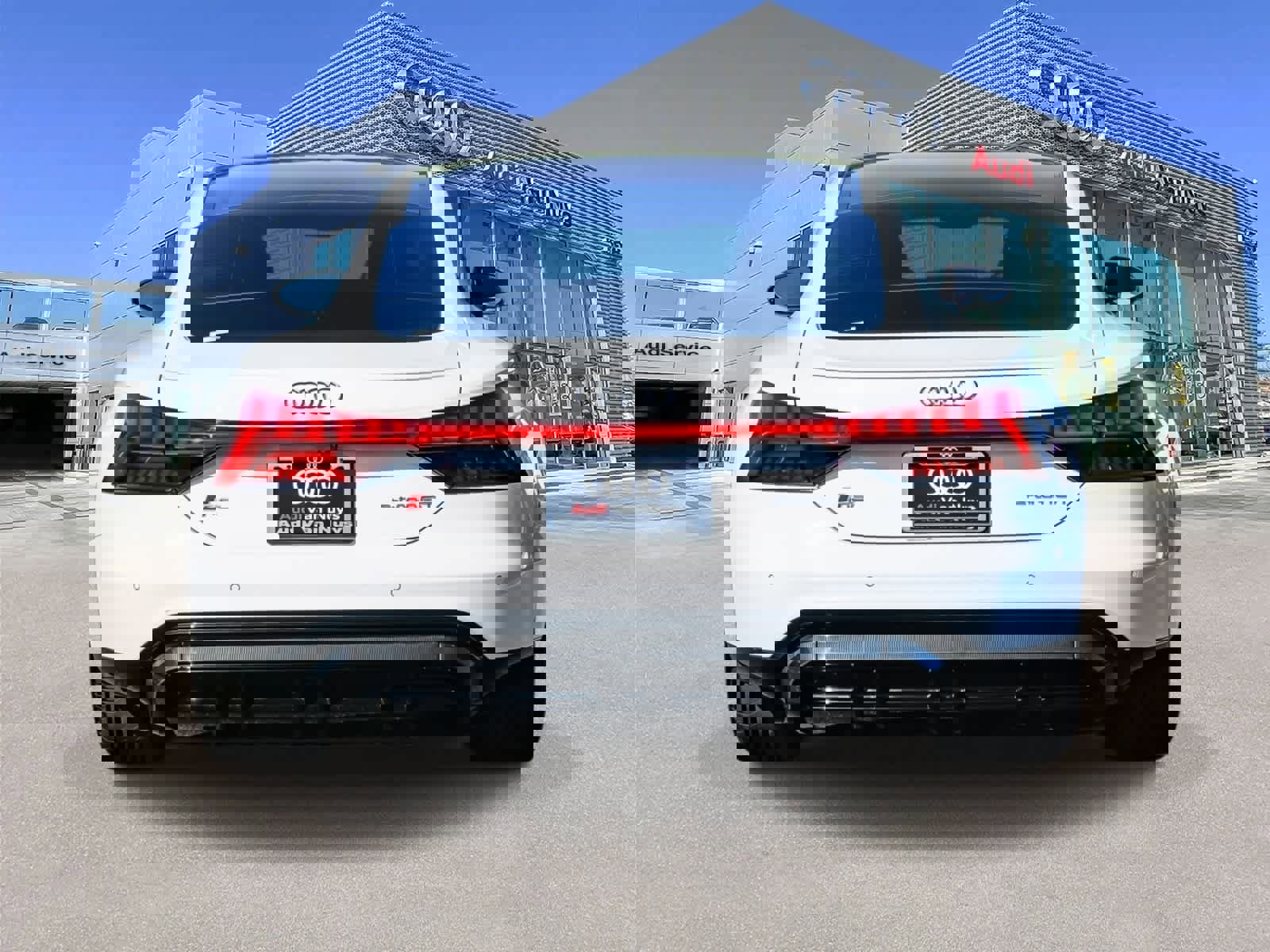 Used 2024 Audi RS e-tron GT image 3