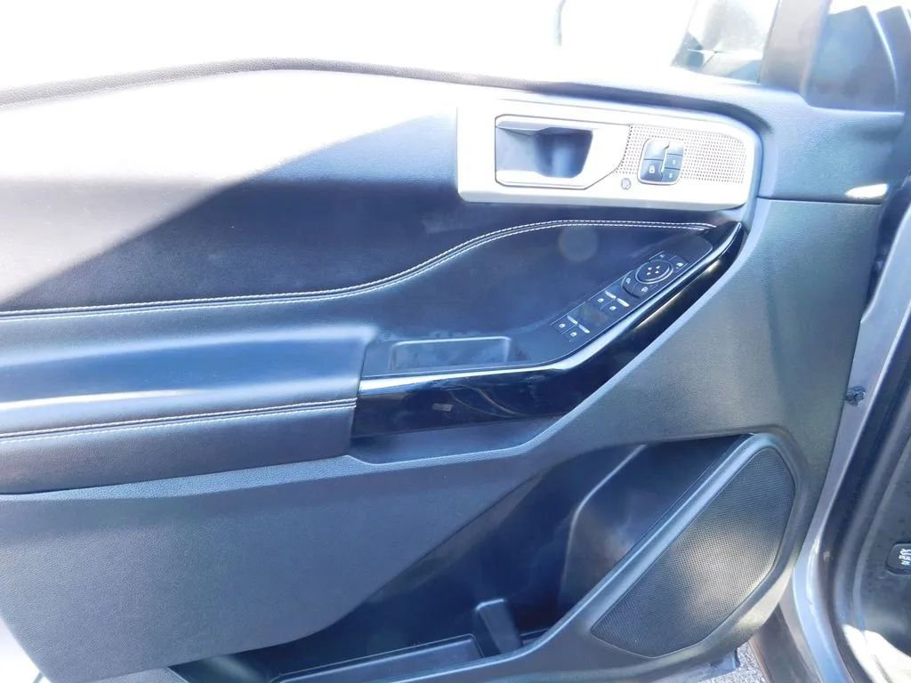 Used 2022 Ford Explorer ST w/ Equipment Group 401A image 17