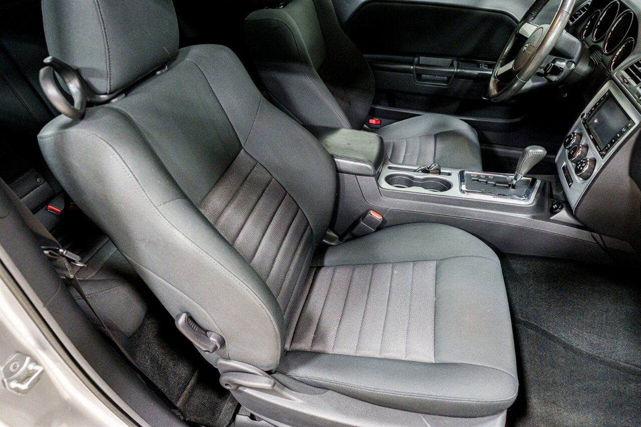 Used 2010 Dodge Challenger SE RWD image 23