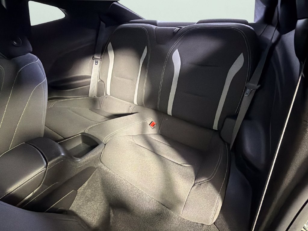 Used 2020 Chevrolet Camaro LS RWD image 26