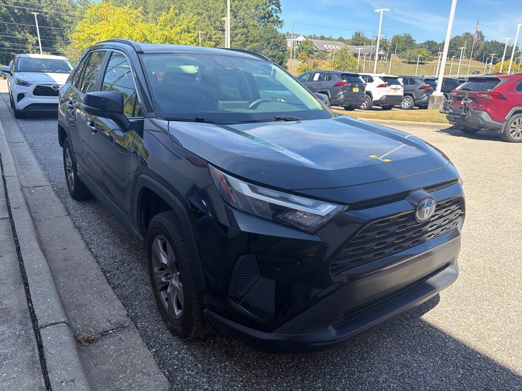 Used 2024 Toyota RAV4 XLE w/ Convenience Package AWD/4WD image 4