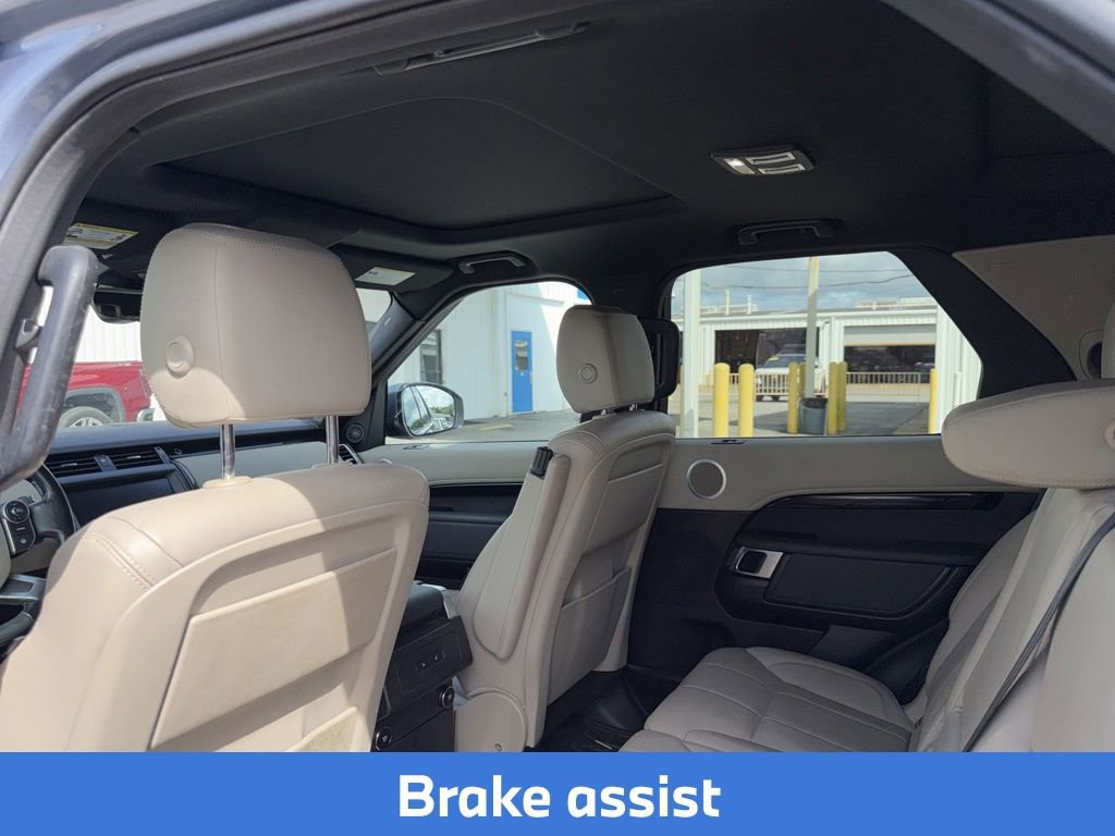 Used 2018 Land Rover Discovery SE AWD/4WD image 9