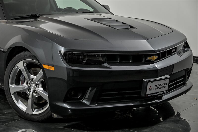 Used 2015 Chevrolet Camaro SS w/ RS Package RWD image 2