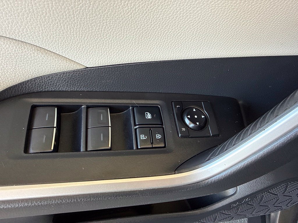 Used 2022 Toyota RAV4 XLE w/ Convenience Package AWD/4WD image 23