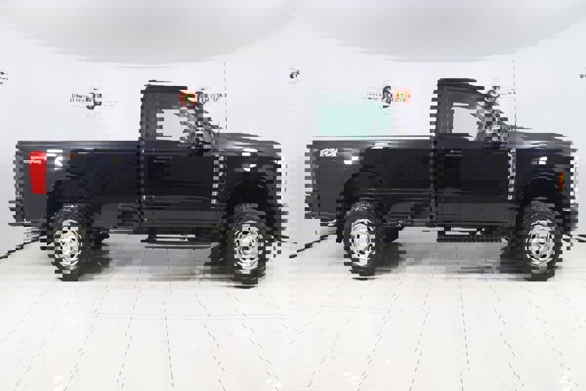 Used 2024 Ford F350 XL w/ Snow Plow/Camper Package image 2