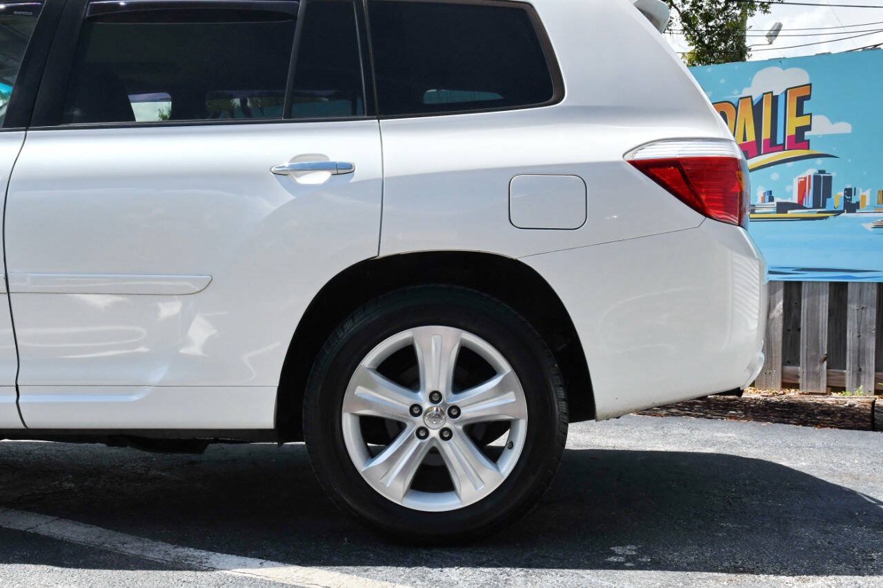 Used 2010 Toyota Highlander Limited AWD/4WD image 11