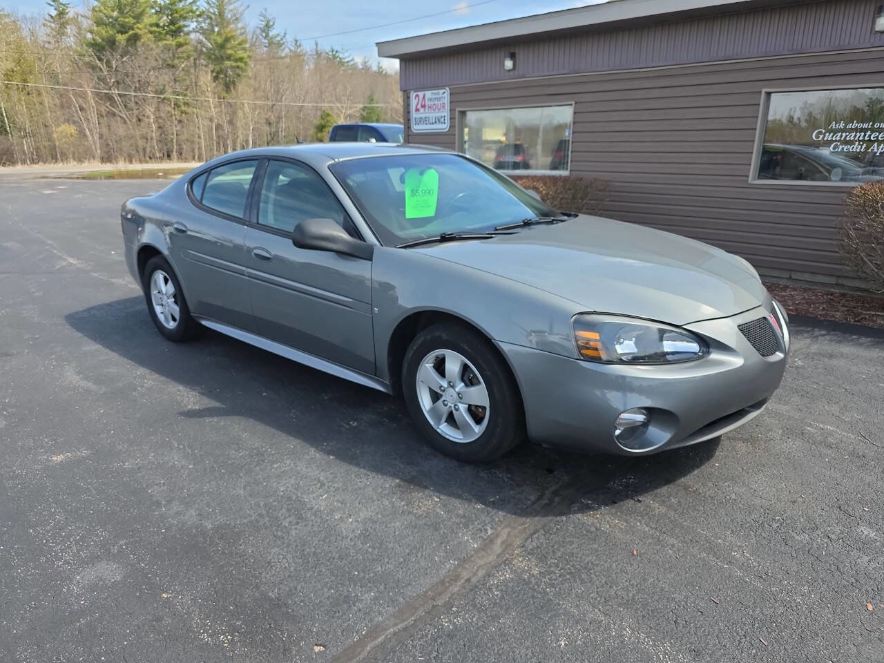 Used 2008 Pontiac Grand Prix w/ Preferred Package FWD image 4