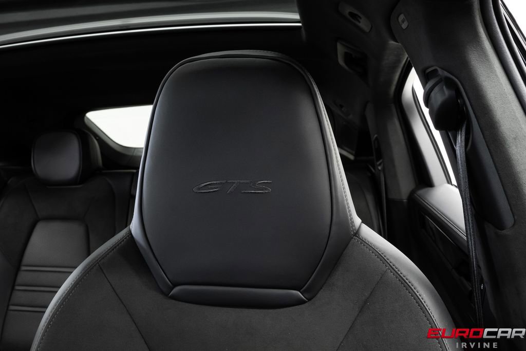 Used 2025 Porsche Cayenne GTS image 38