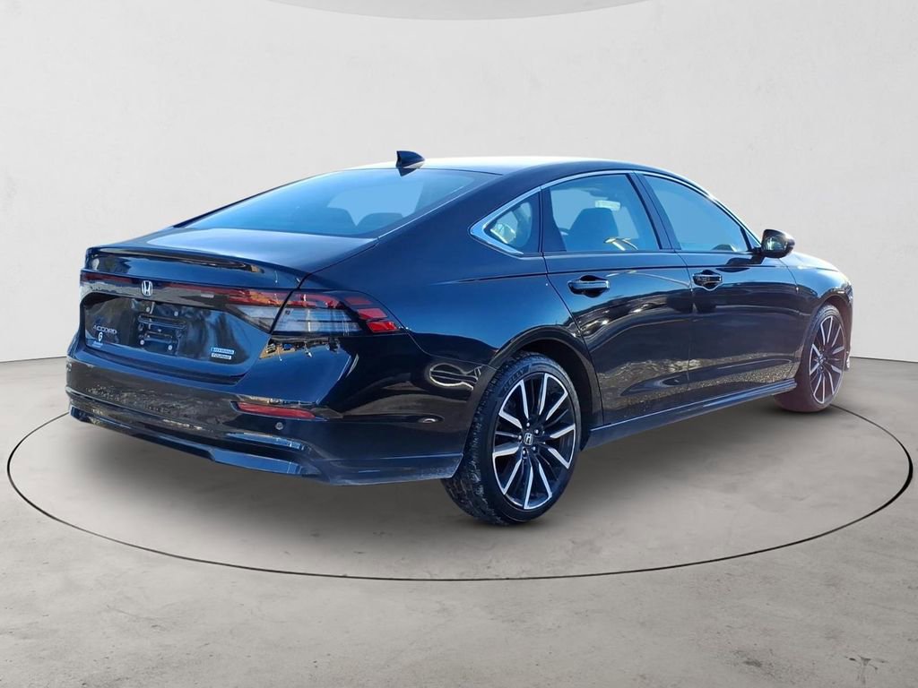 Used 2024 Honda Accord Touring image 5