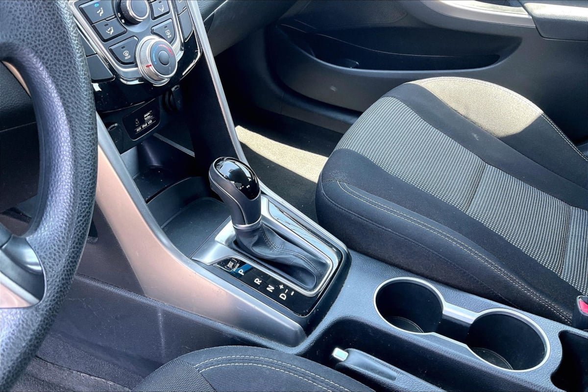 Used 2017 Hyundai Elantra GT FWD image 15