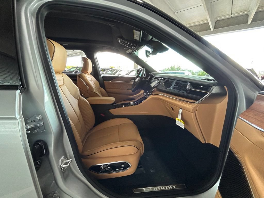 New 2025 Jeep Grand Cherokee Summit AWD/4WD image 27