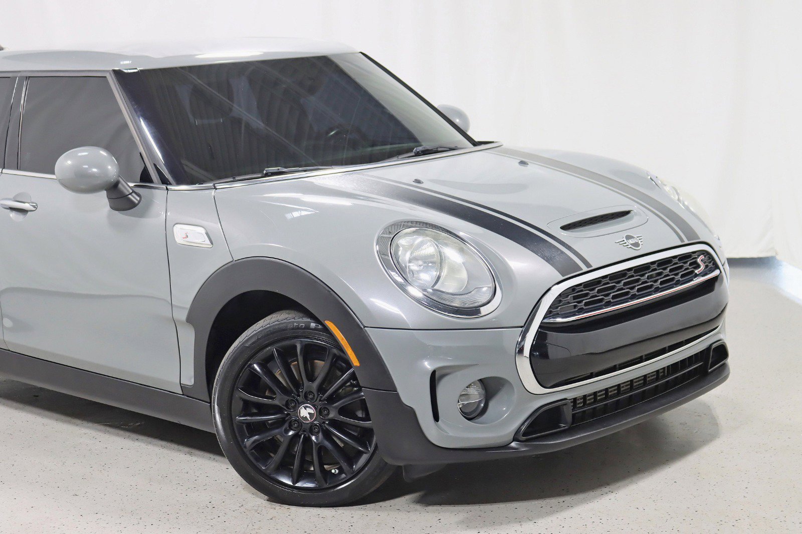 Used 2019 MINI Cooper Clubman S image 2