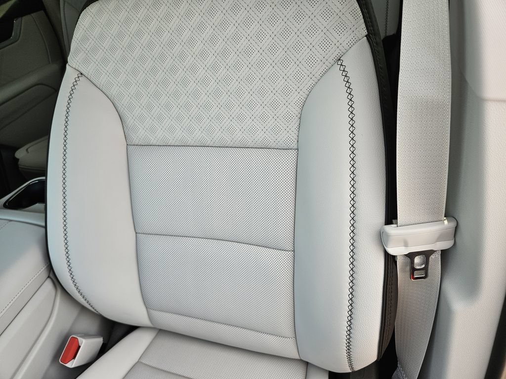 New 2026 GMC Acadia Denali w/ Super Cruise Package FWD image 12