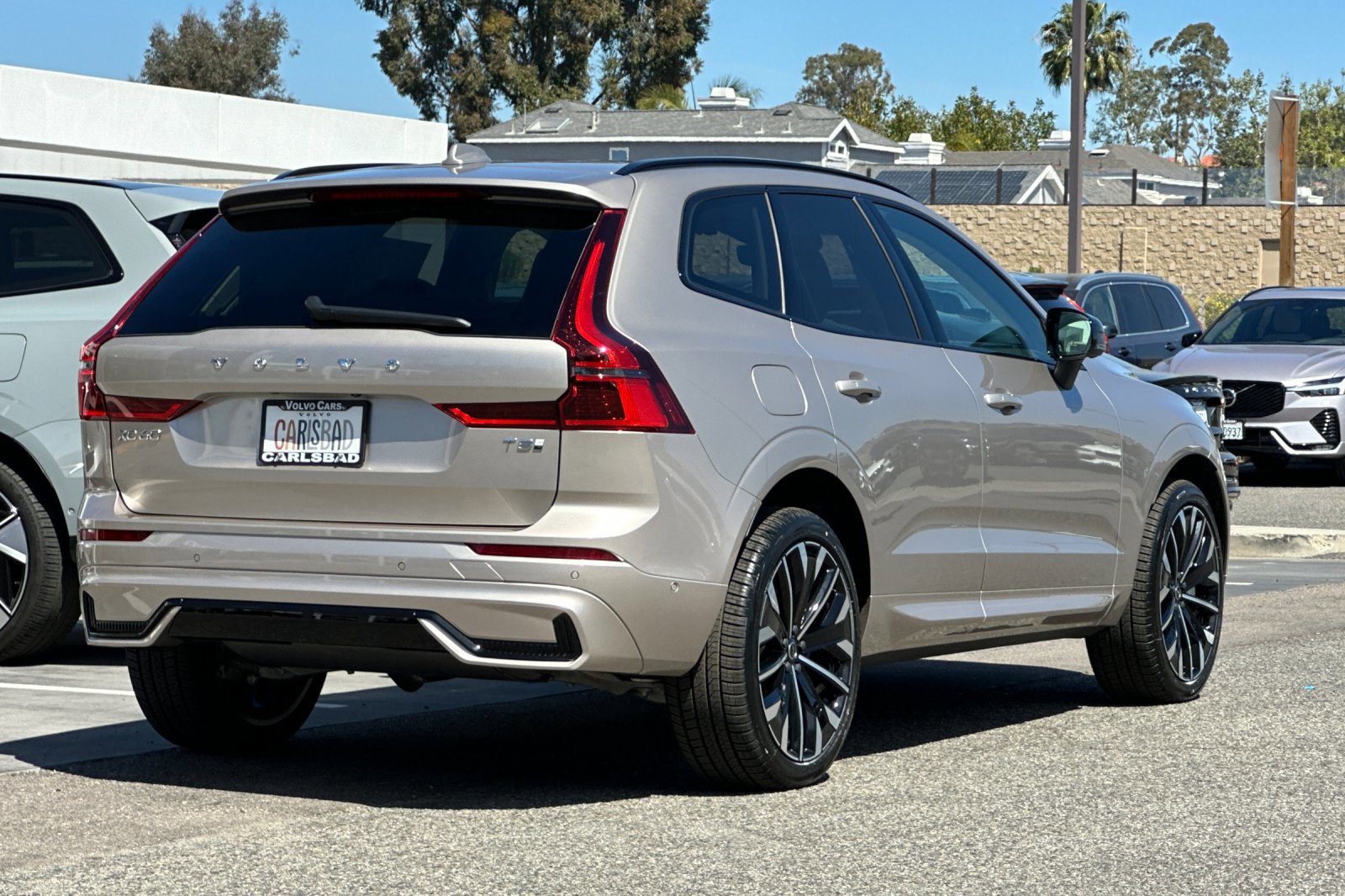 New 2026 Volvo XC60 T8 Ultra w/ Climate Package AWD/4WD image 5