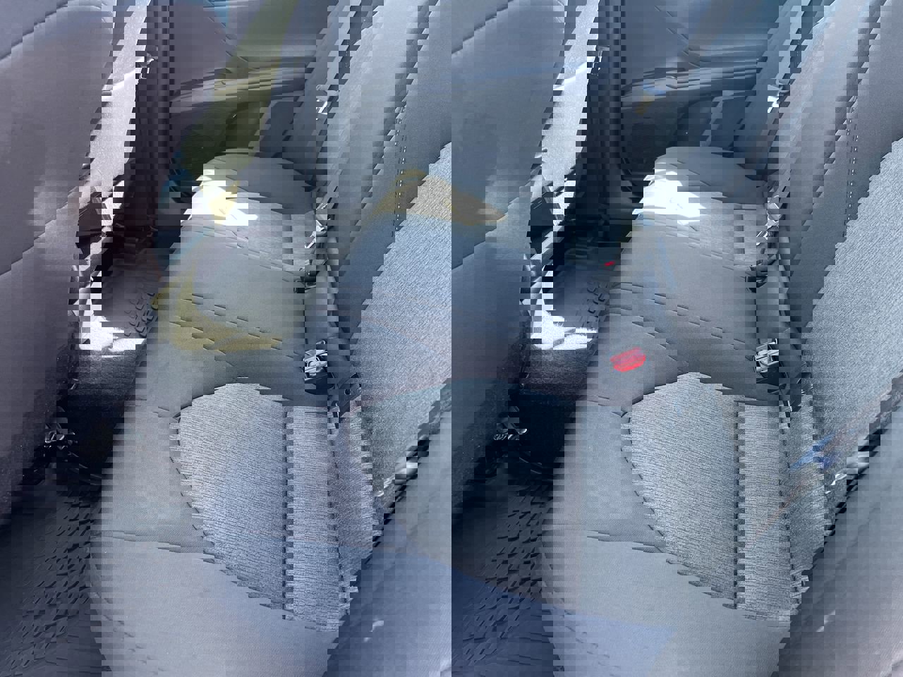 Used 2022 Toyota Camry LE image 32