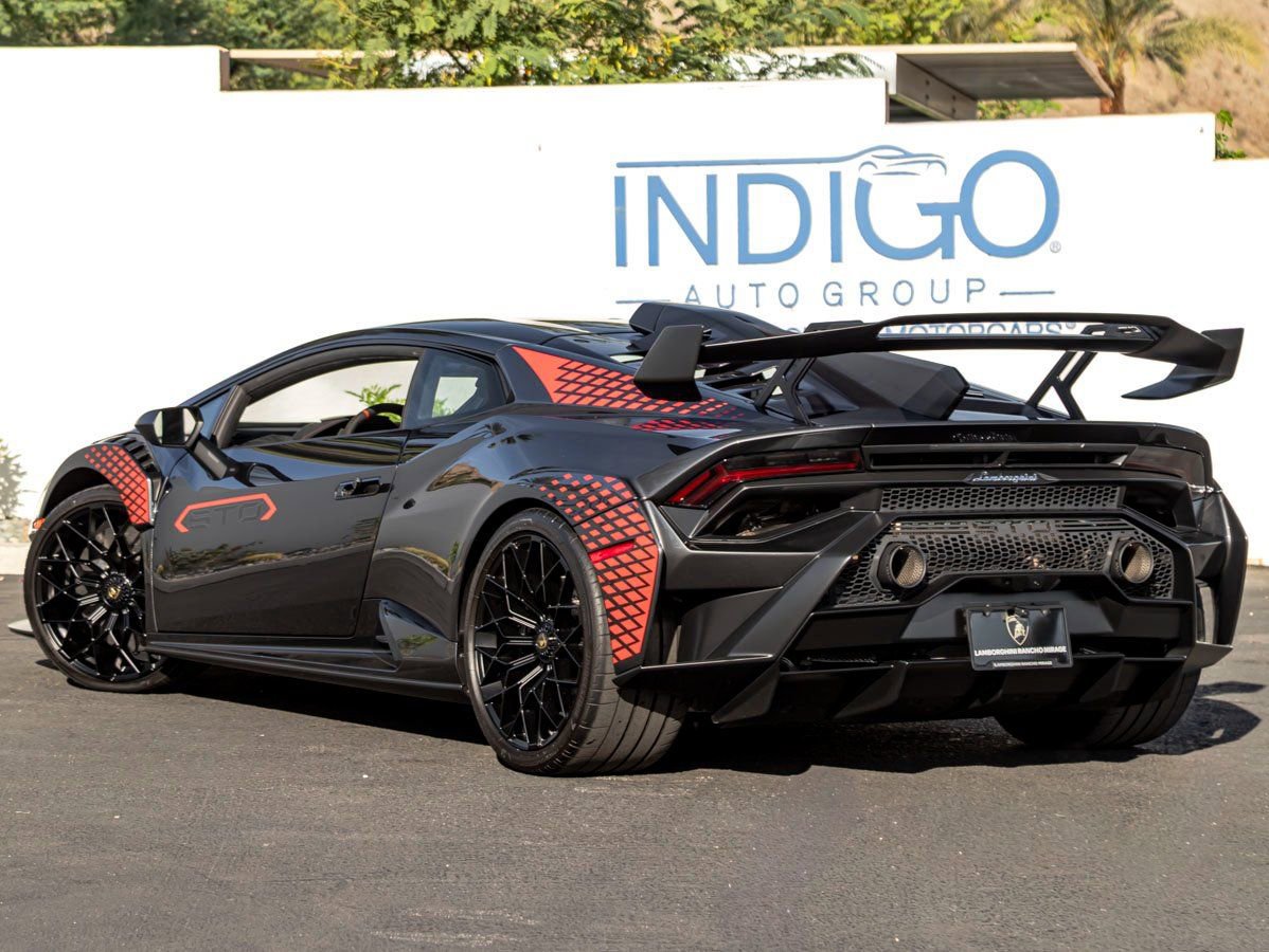 Used 2022 Lamborghini Huracan STO image 9
