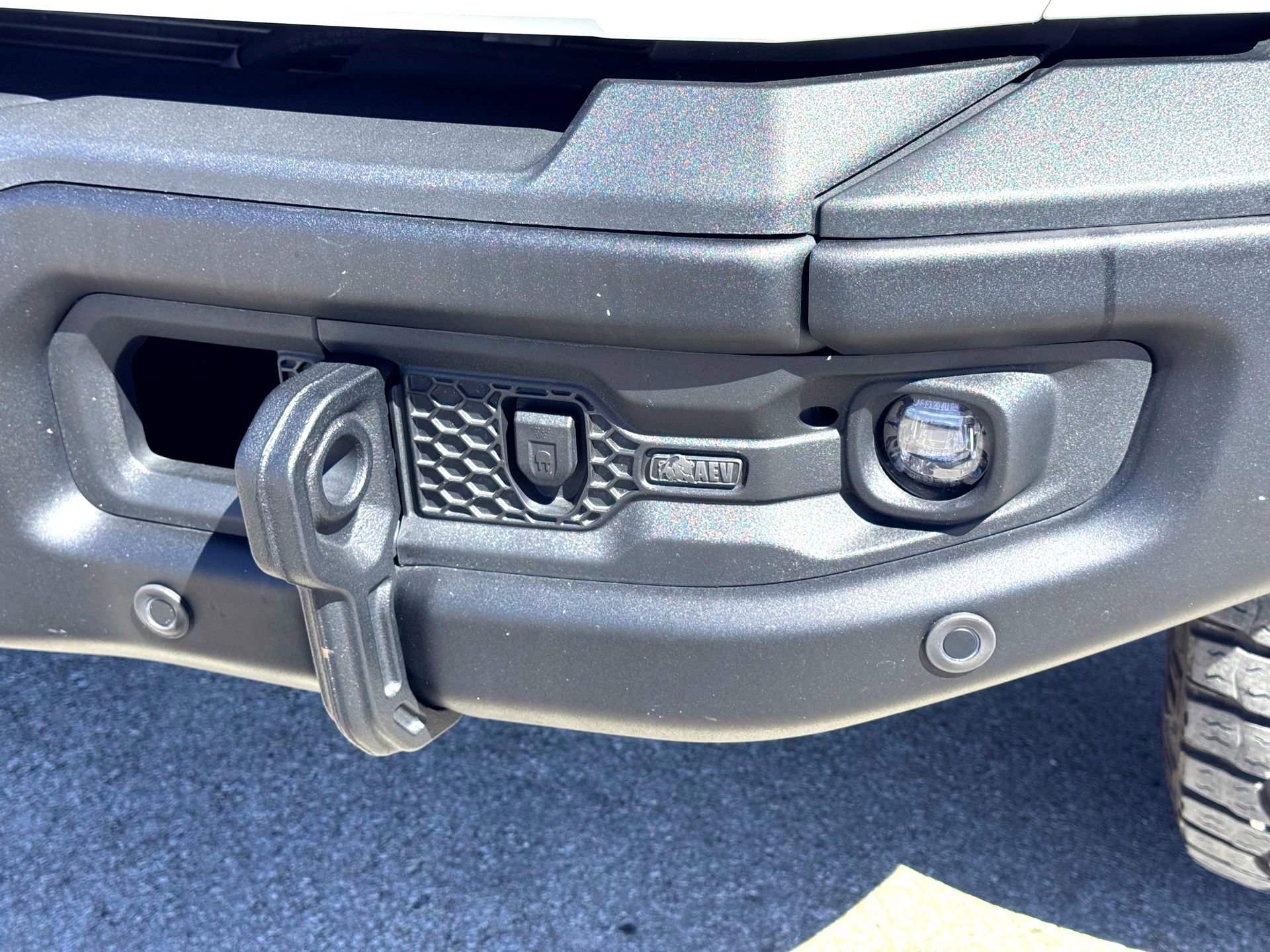 Used 2024 GMC Sierra 2500 AT4X w/ AT4X AEV Edition image 5