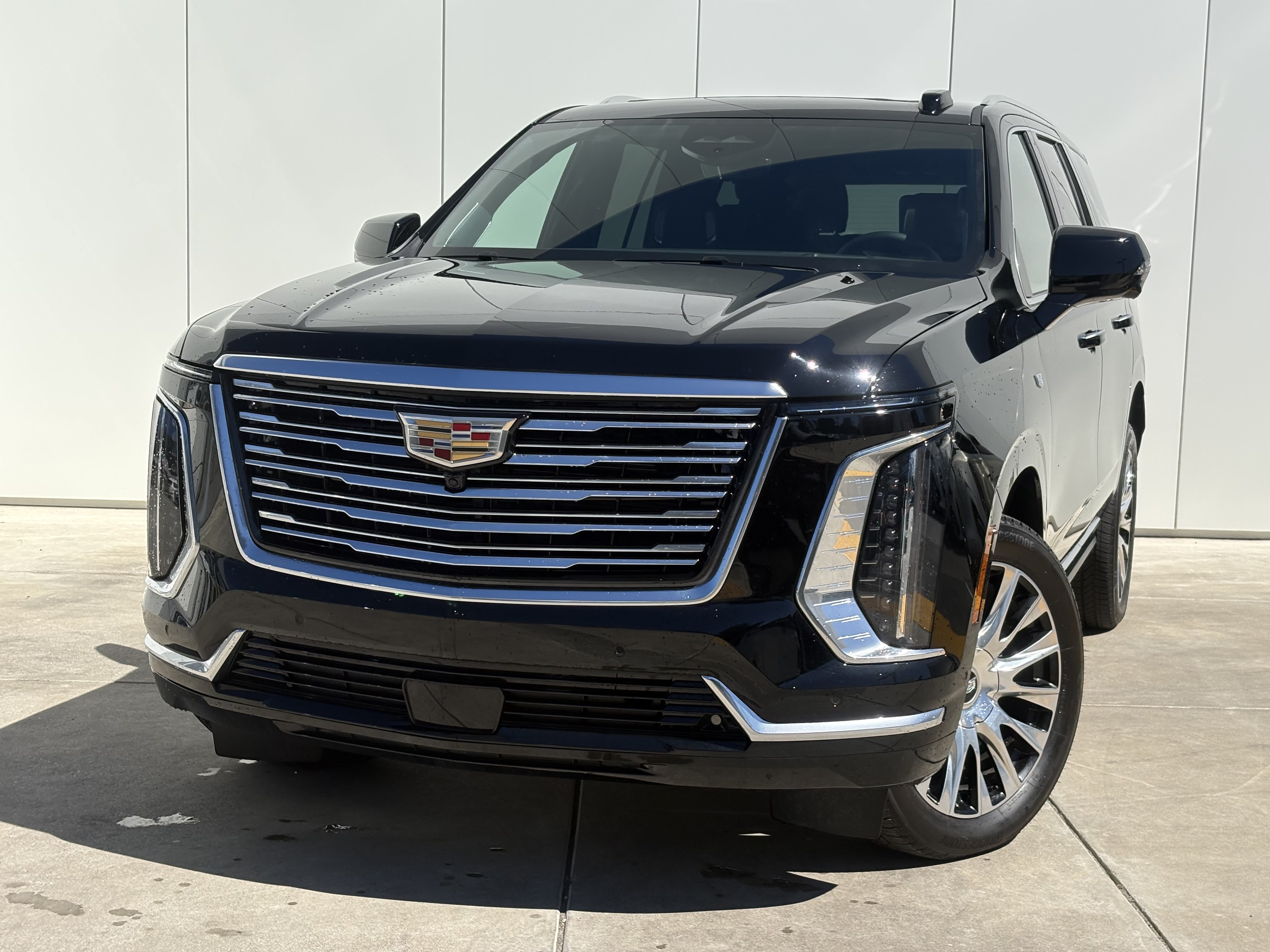 Certified 2025 Cadillac Escalade Premium Luxury Platinum AWD/4WD image 1
