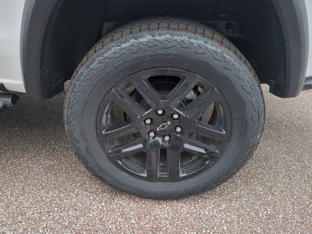 New 2025 Chevrolet Colorado Trail Boss w/ Off-Road Front Bumper Package image 32