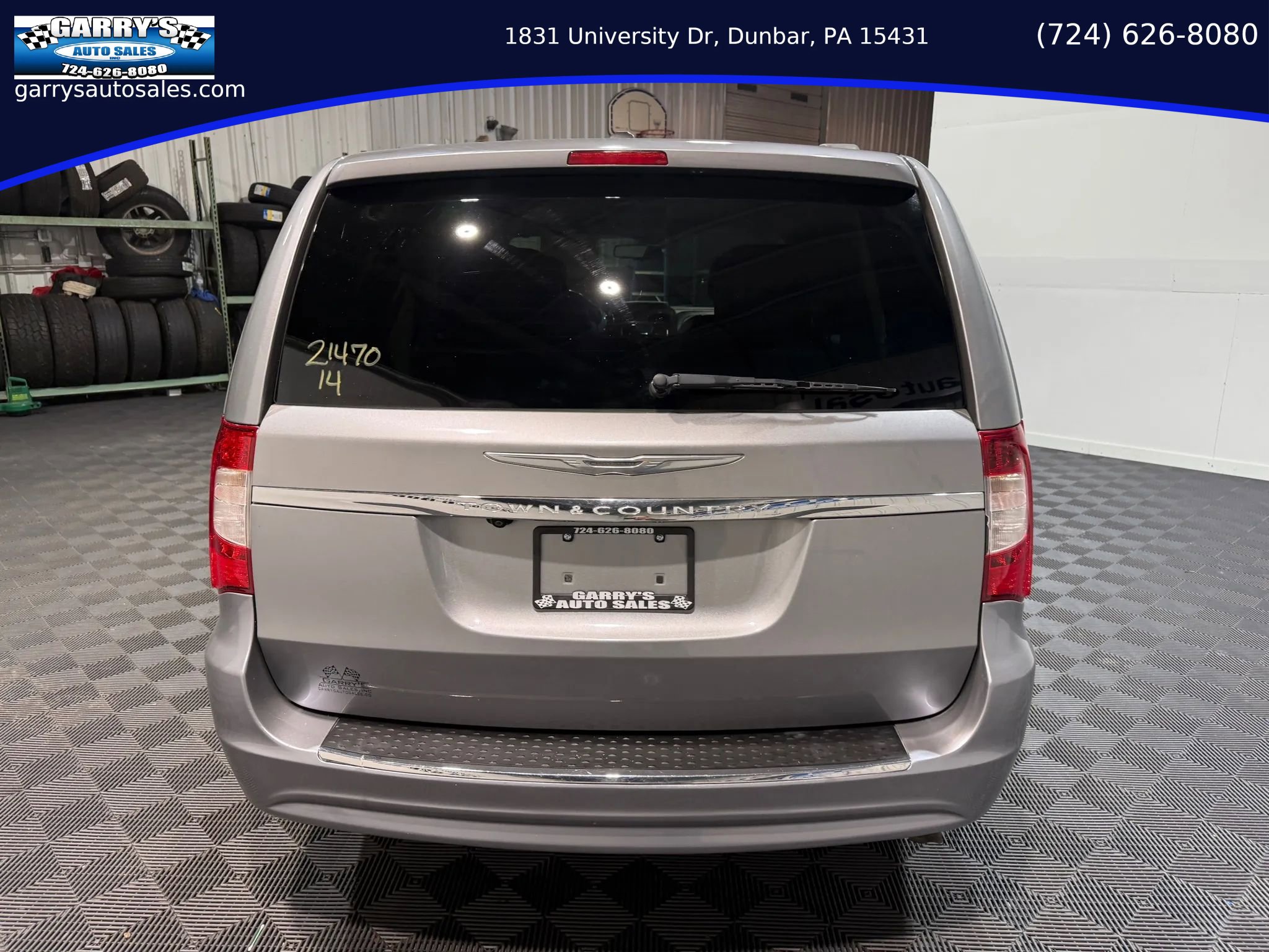 Used 2014 Chrysler Town & Country Touring FWD image 6