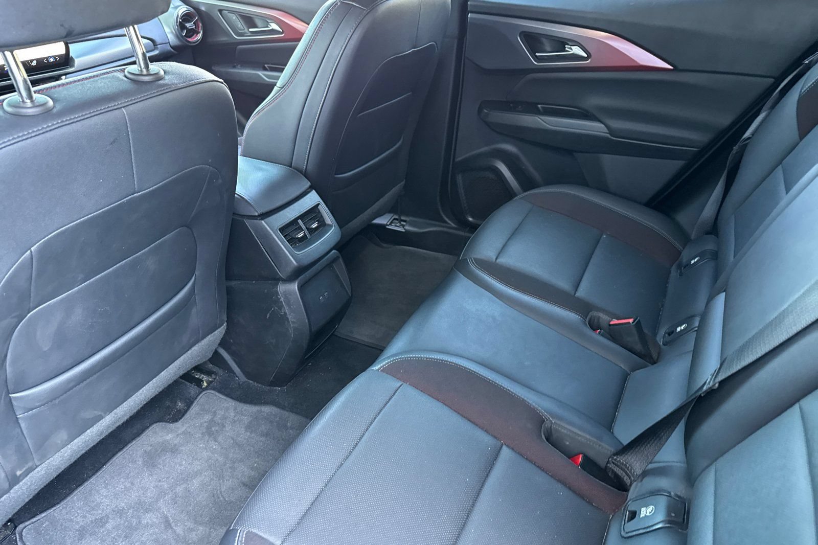 Used 2024 Chevrolet Equinox EV RS FWD image 15