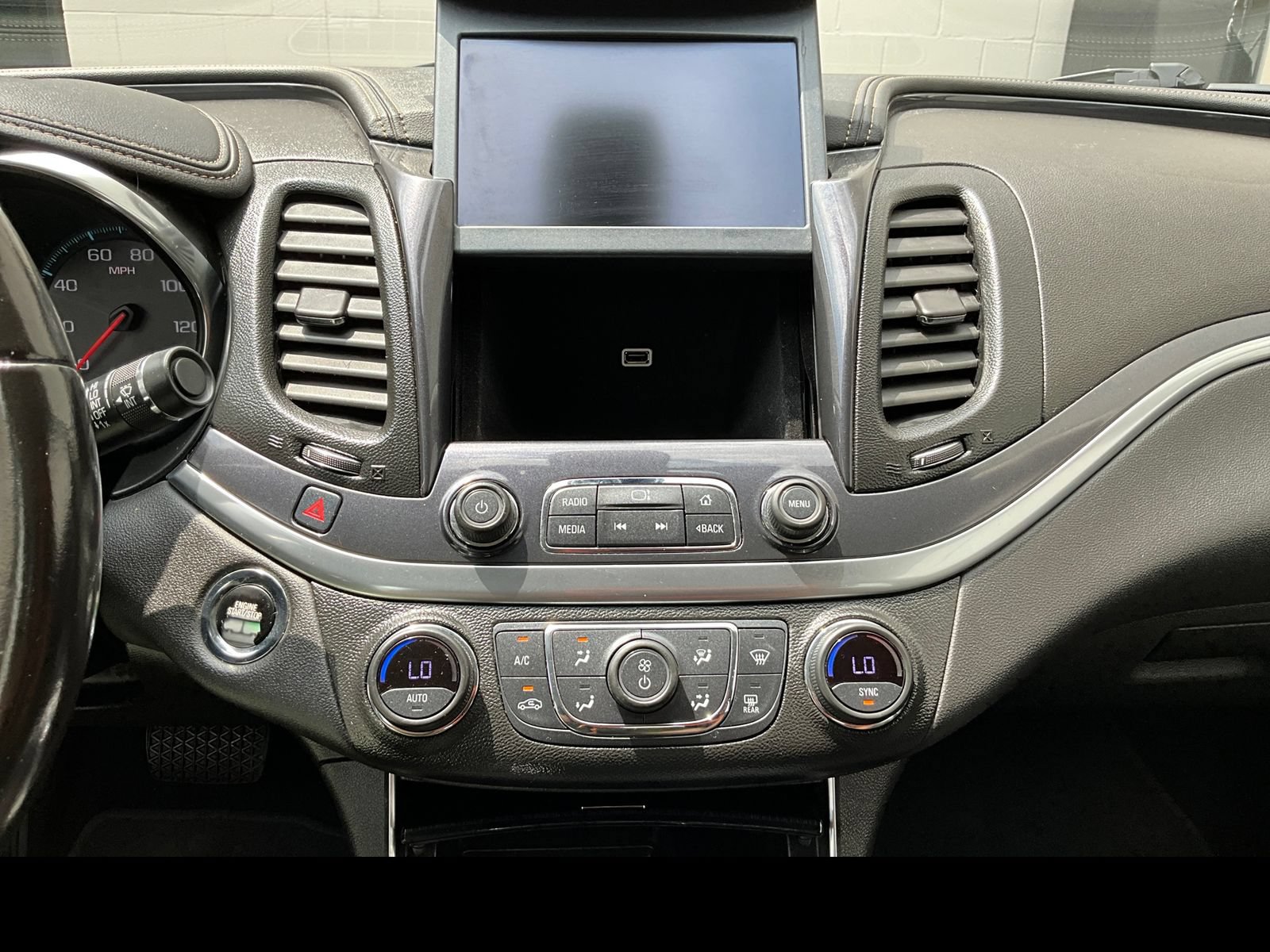 Used 2018 Chevrolet Impala LT FWD image 5