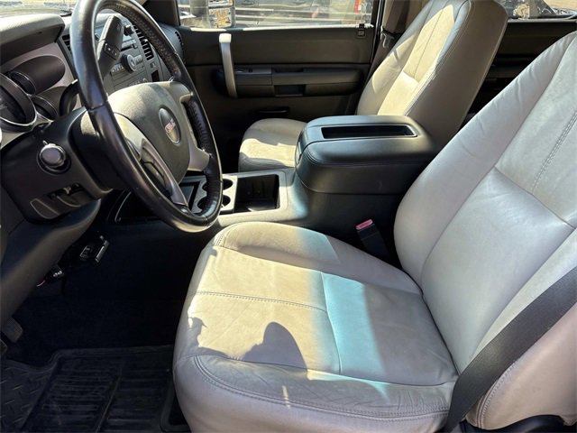 Used 2007 GMC Sierra 2500 SLE w/ EZ-Lift Tailgate Package image 25