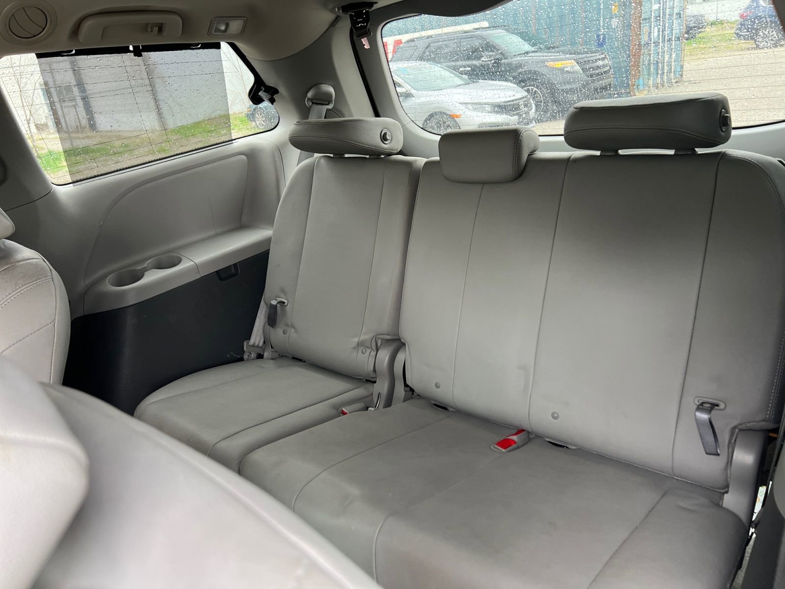 Used 2017 Toyota Sienna XLE image 27