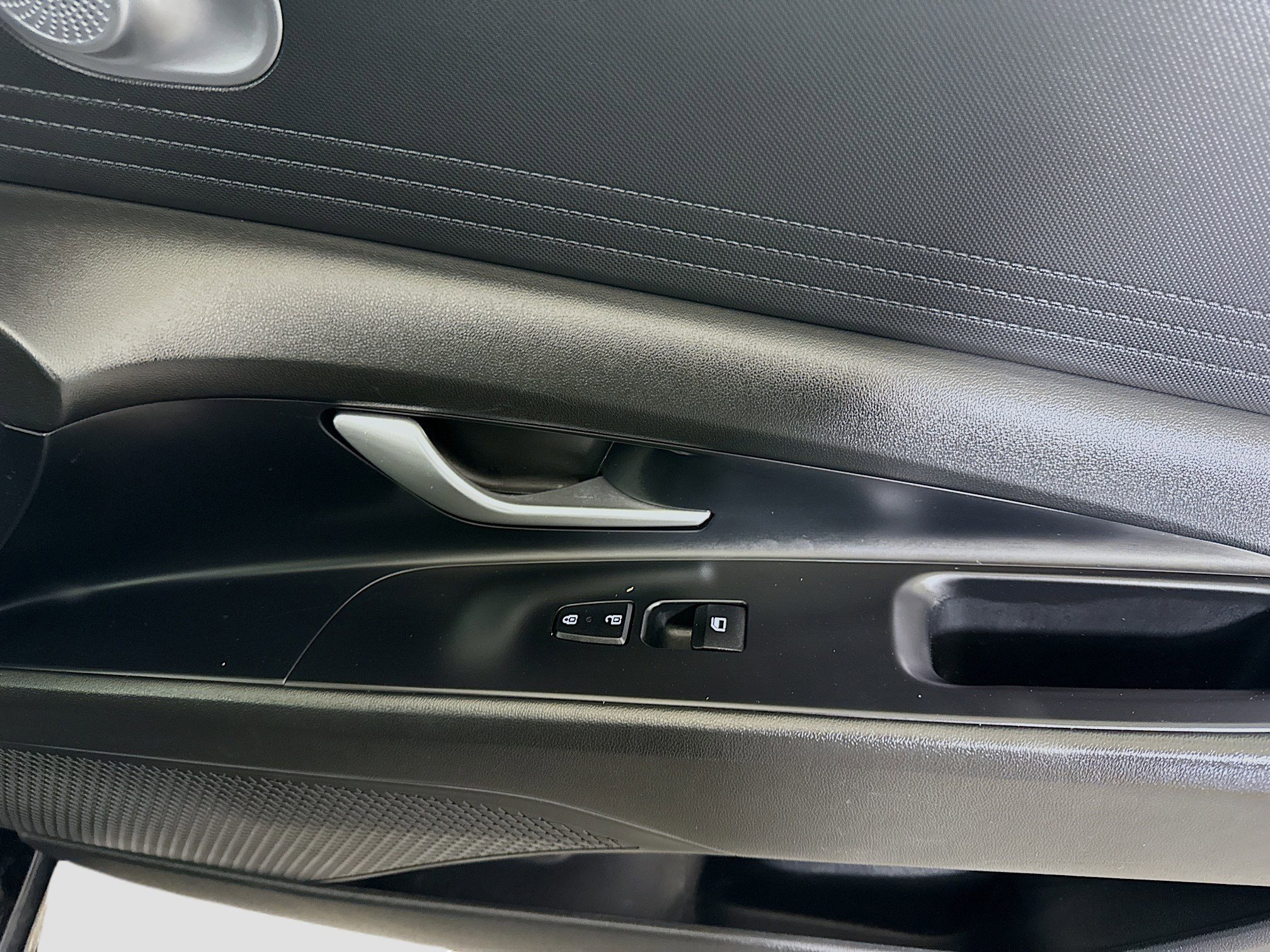 Used 2023 Hyundai Elantra SEL image 31