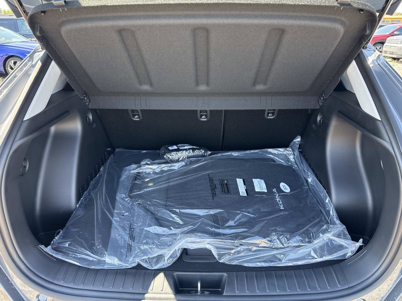 New 2026 Hyundai Kona SEL Premium image 11