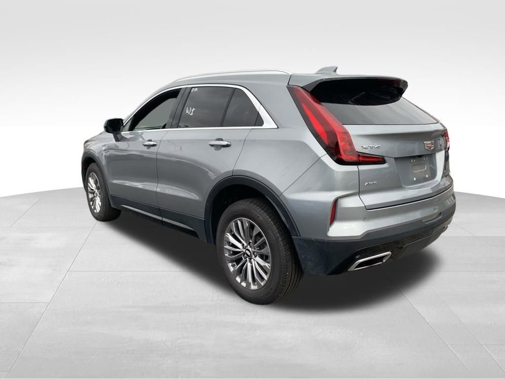 Used 2024 Cadillac XT4 Premium Luxury image 7