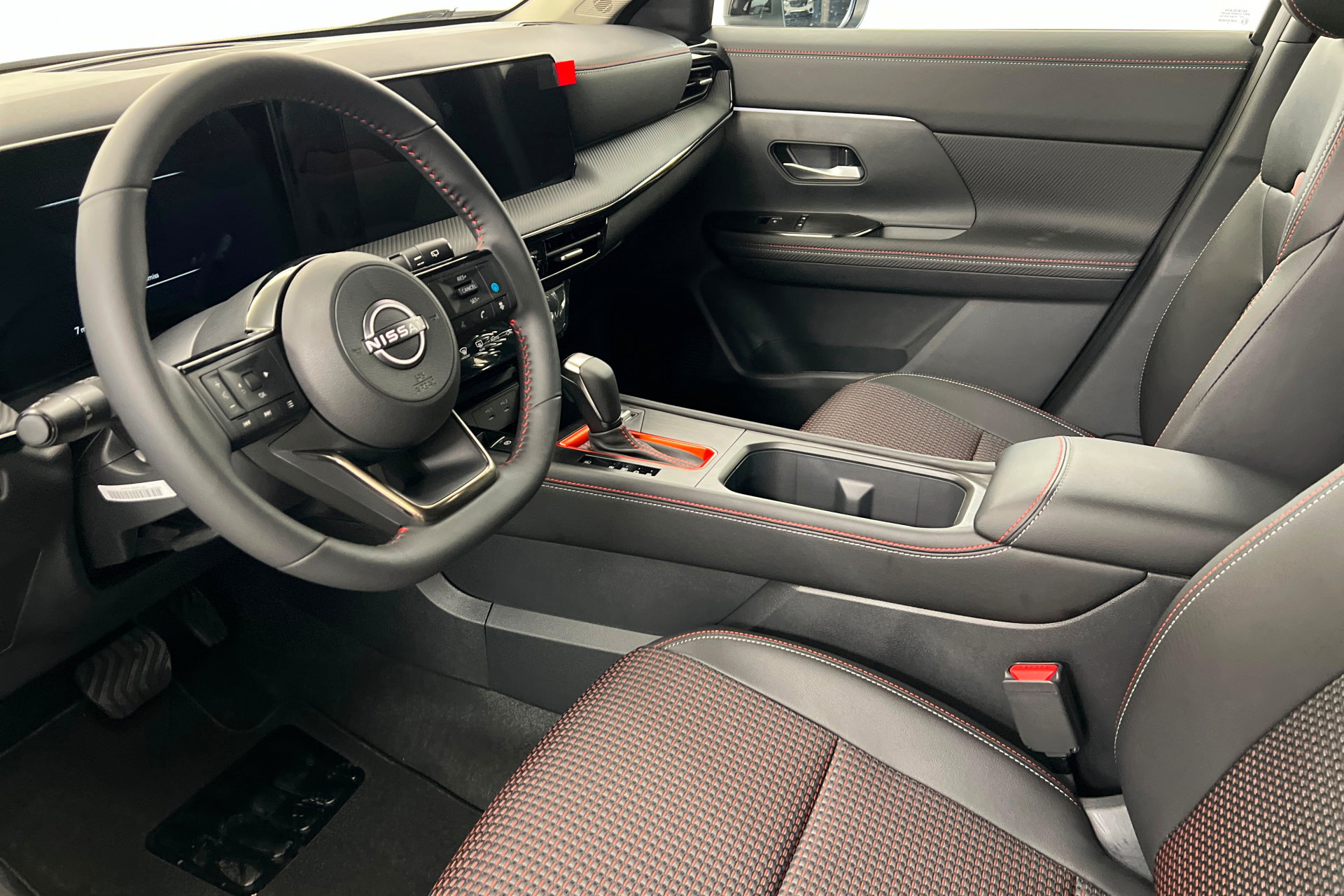 New 2026 Nissan Kicks SR w/ SR Premium Package AWD/4WD image 15
