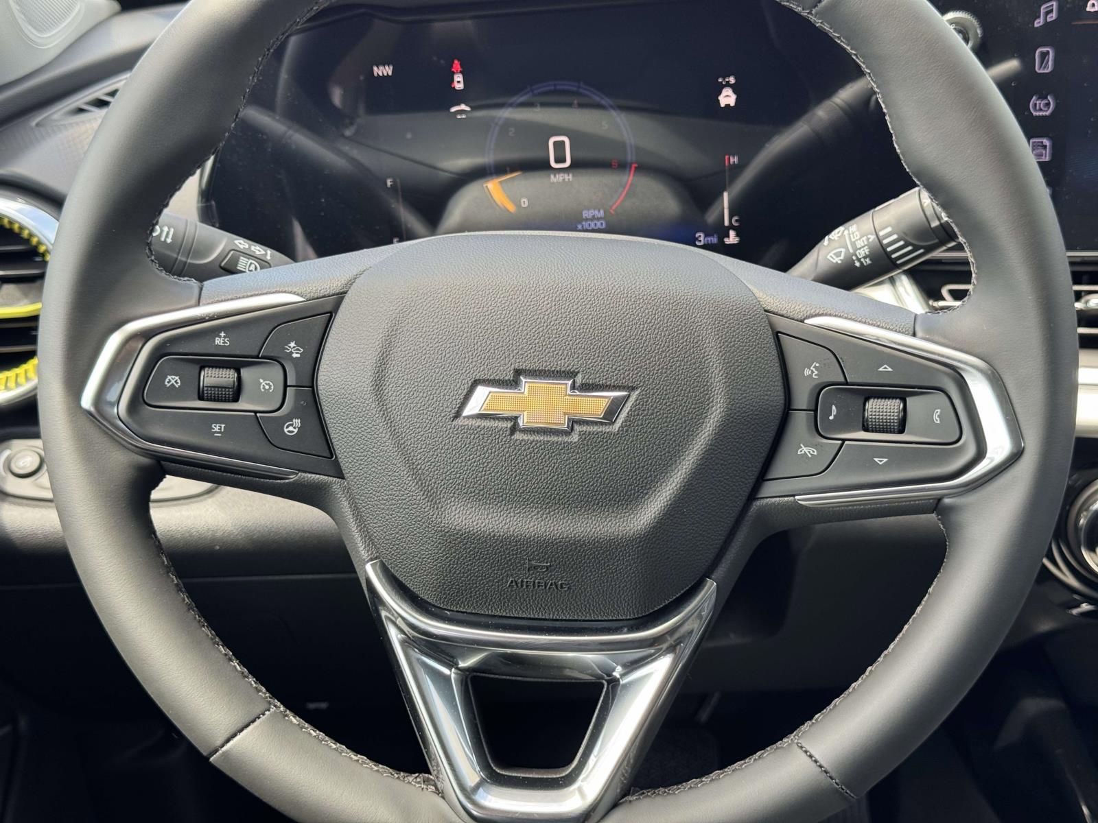 New 2026 Chevrolet Trax LT w/ Sunroof Package FWD image 12