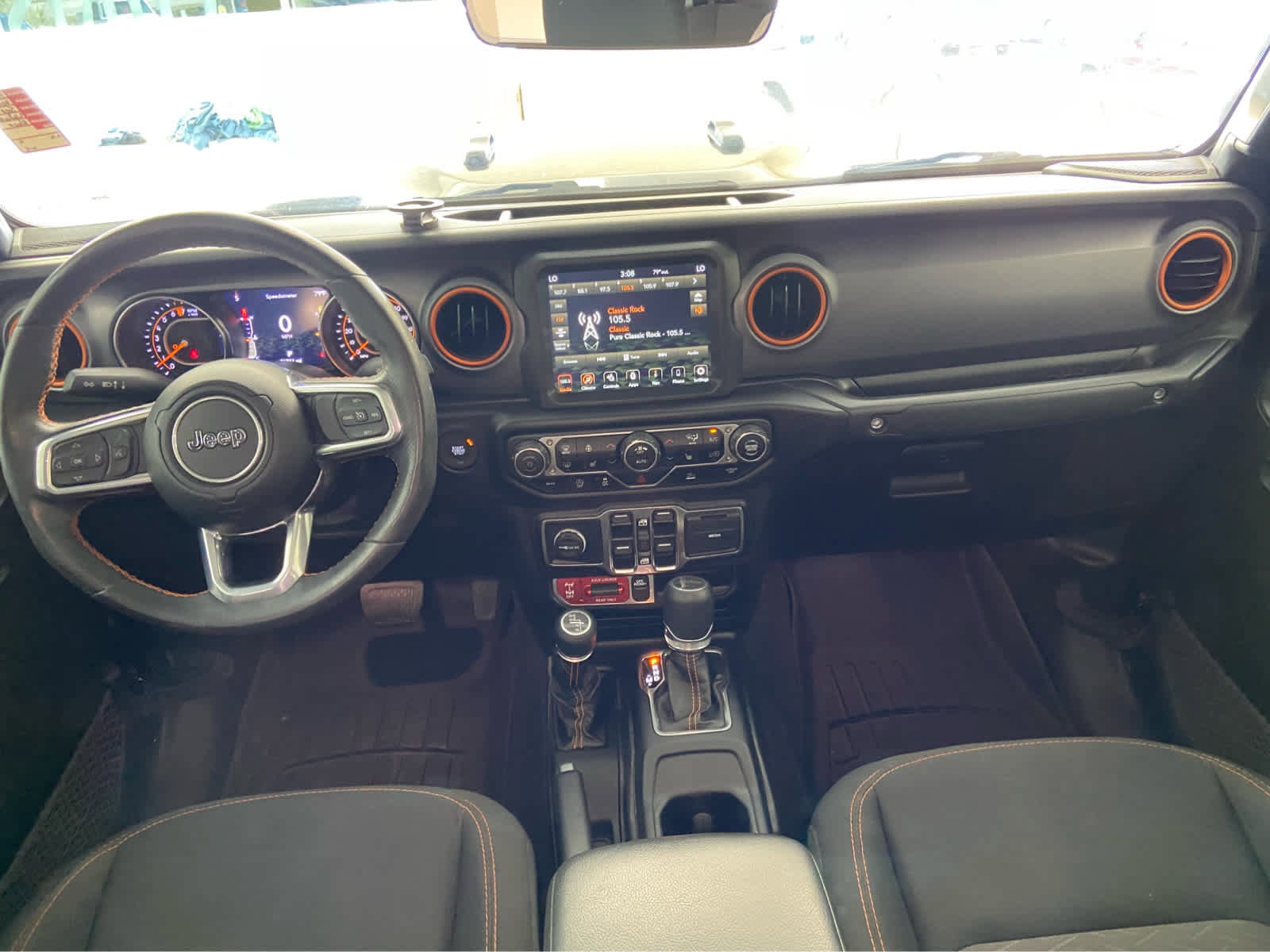 Used 2023 Jeep Gladiator Mojave w/ Cold Weather Group image 18