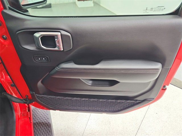 Used 2021 Jeep Wrangler Unlimited Sahara image 36