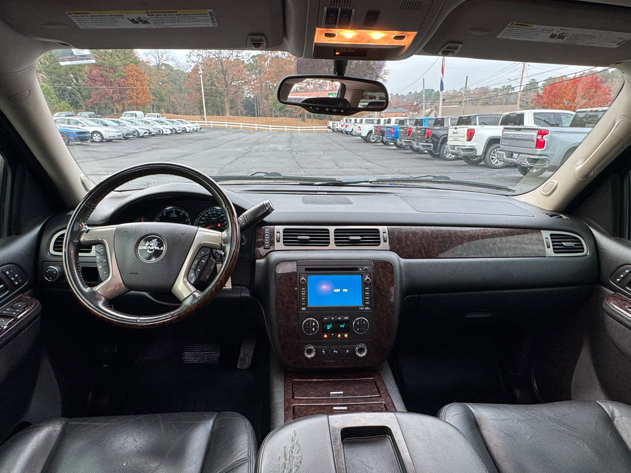 Used 2011 GMC Yukon XL Denali image 23