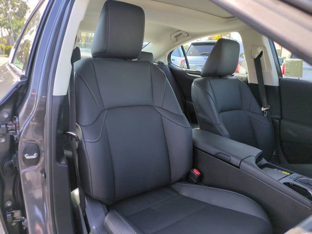 Used 2024 Lexus ES 350 w/ Premium Package image 31