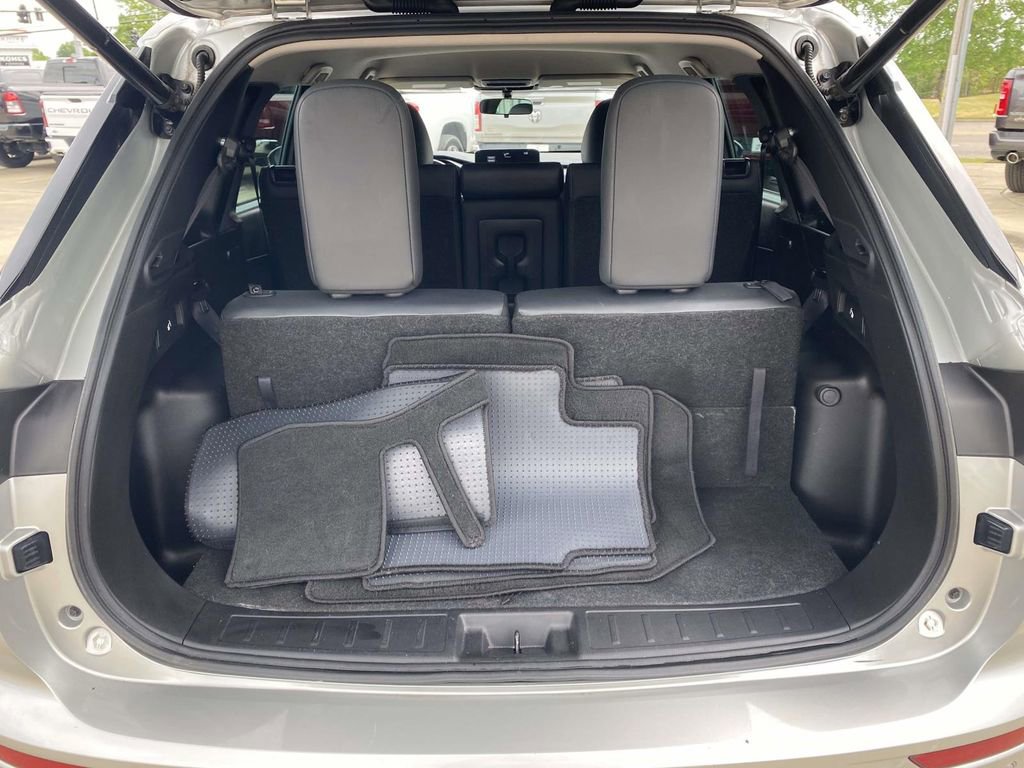 Used 2023 Mitsubishi Outlander SE image 13