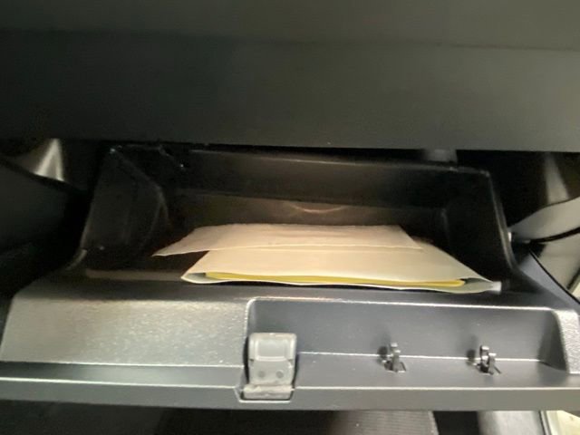 Used 2025 Volvo XC40 B5 Plus image 29