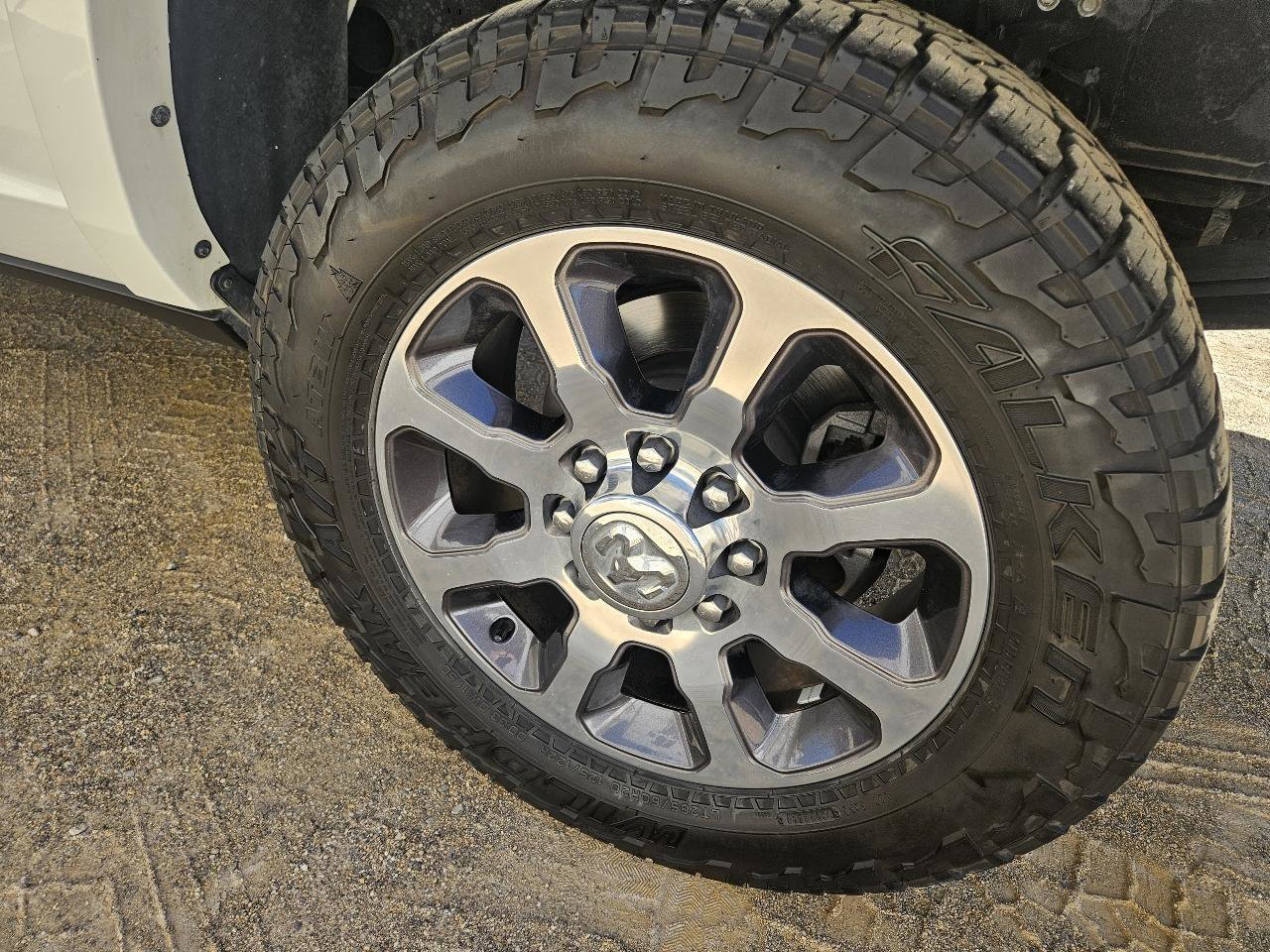 Used 2022 RAM 3500 Limited AWD/4WD image 32