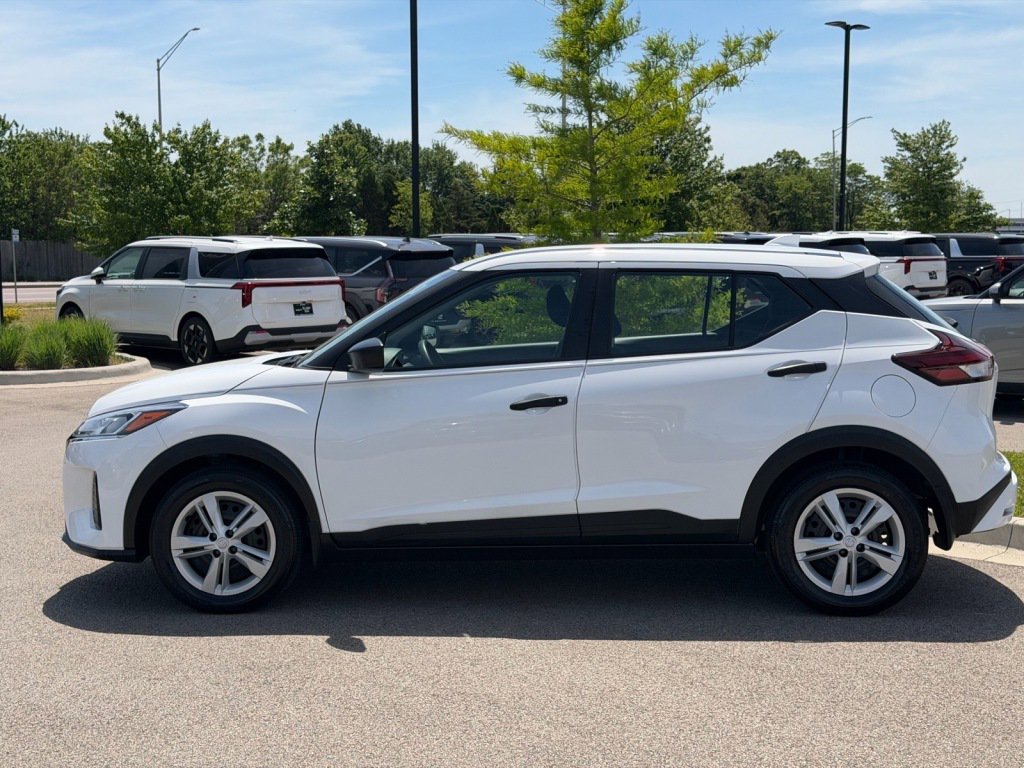Used 2024 Nissan Kicks S FWD image 3