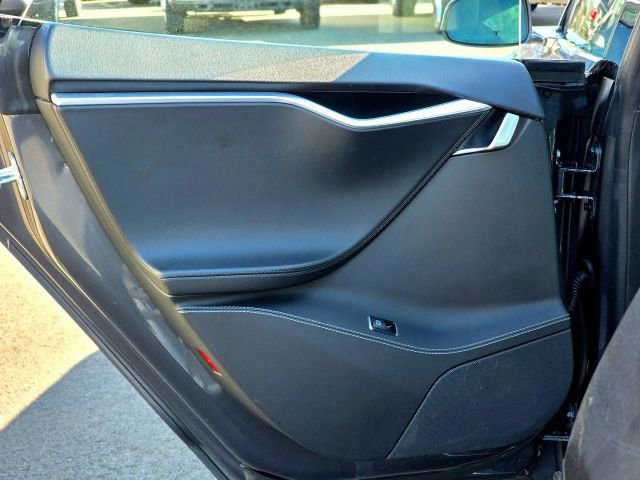 Used 2015 Tesla Model S 85D image 31