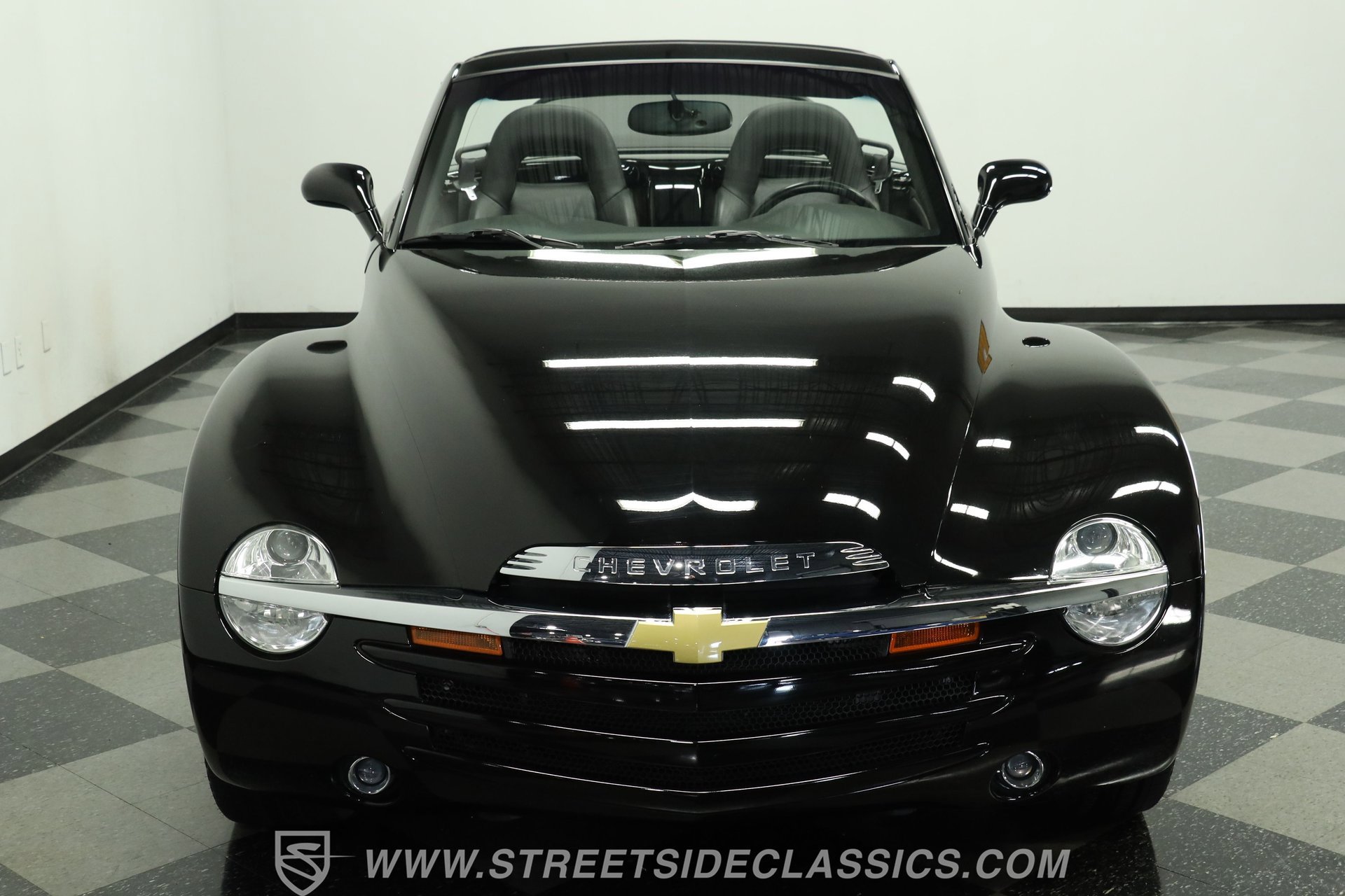 Used 2005 Chevrolet SSR w/ Preferred Equipment Group RWD image 16
