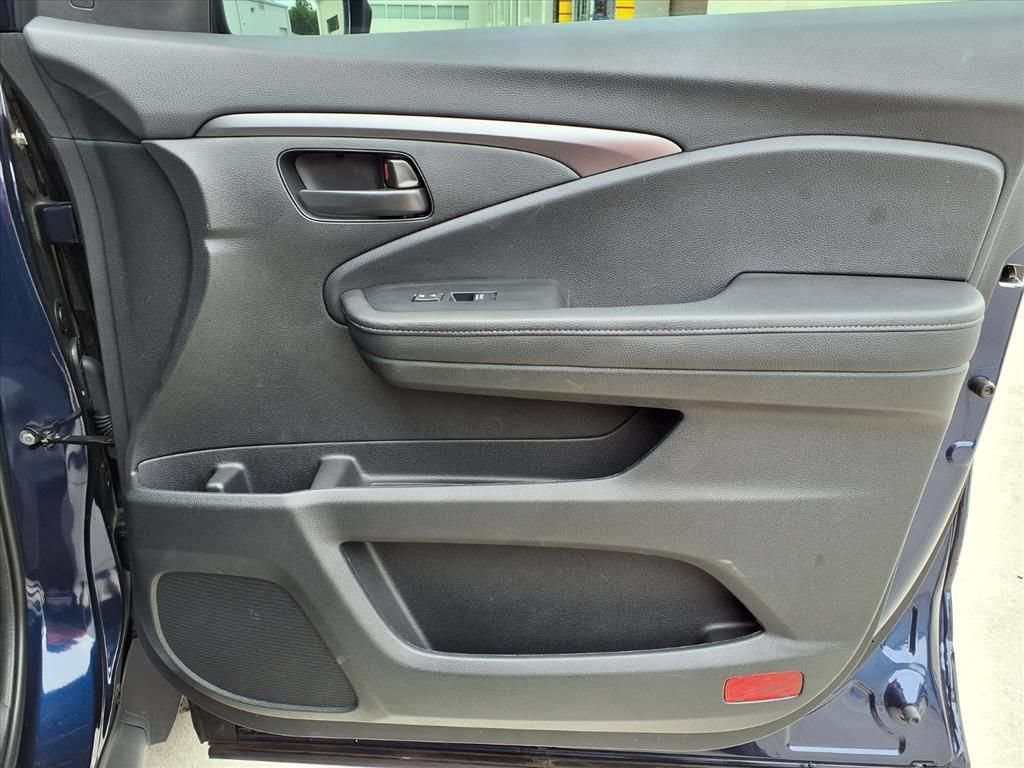 Used 2024 Honda Passport EX-L image 11