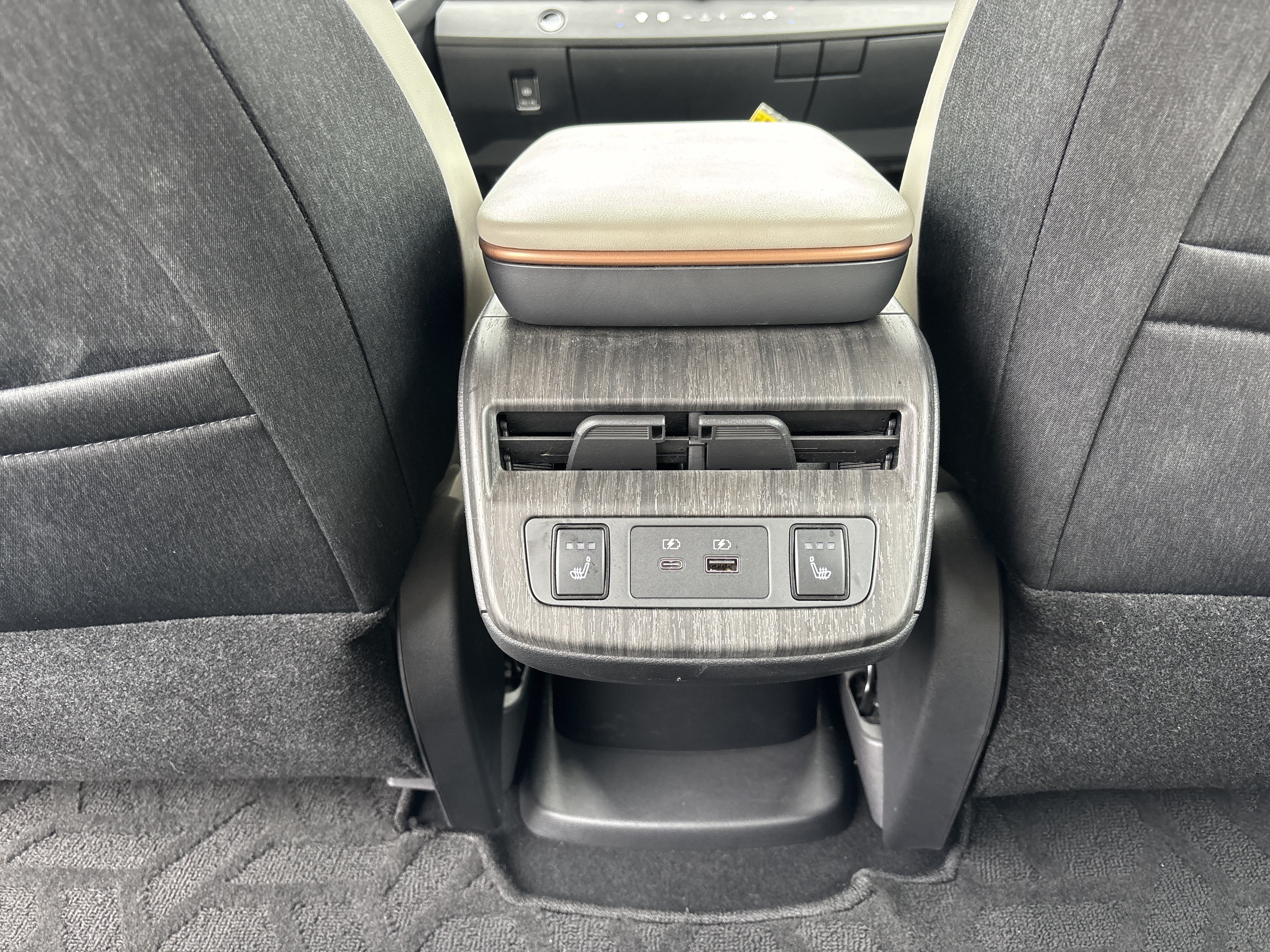 Used 2023 Nissan Ariya FWD image 18