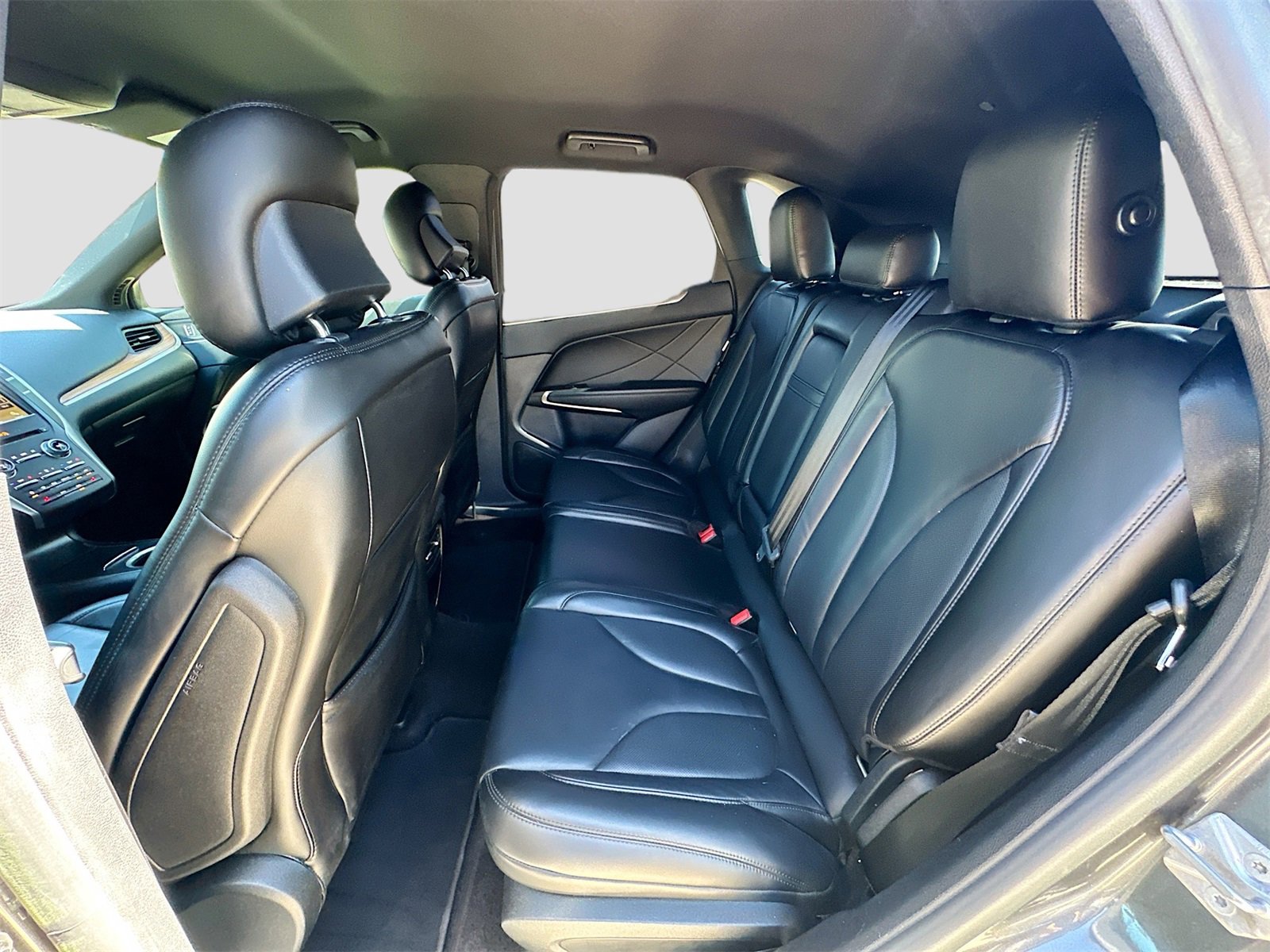 Used 2017 Lincoln MKC Select image 23