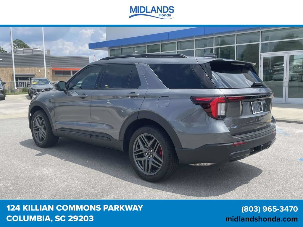 Used 2026 Ford Explorer ST-Line w/ ST-Line Street Pack AWD/4WD image 4